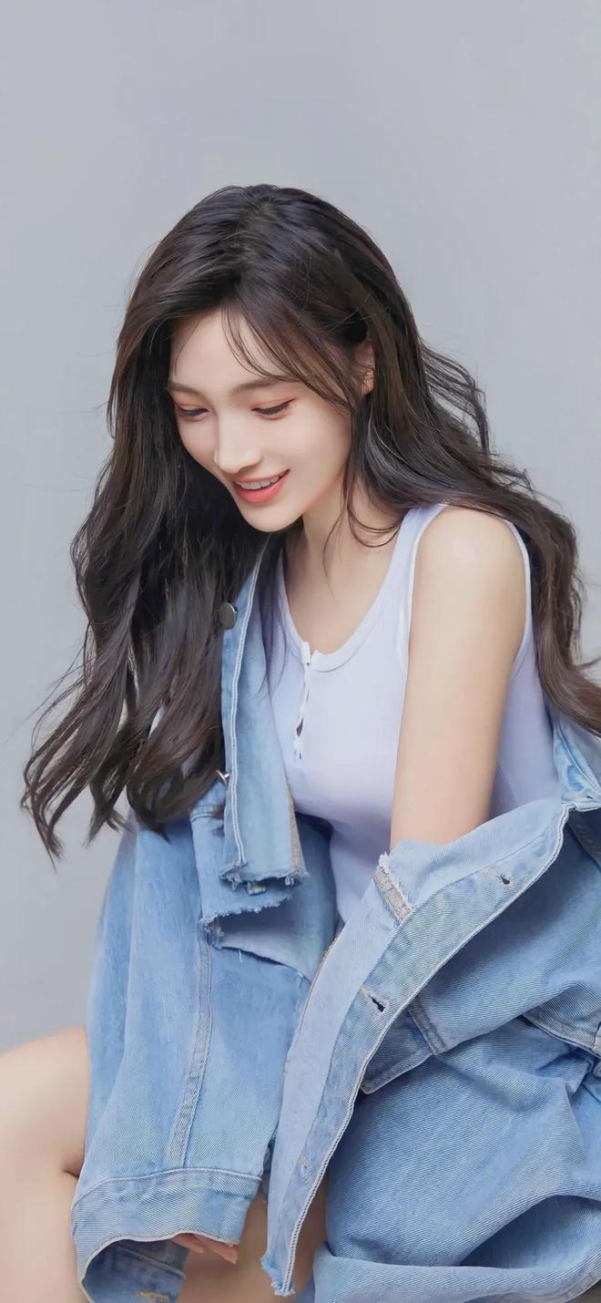 z6尊龙app官方网站《腿合不拢的皇帝